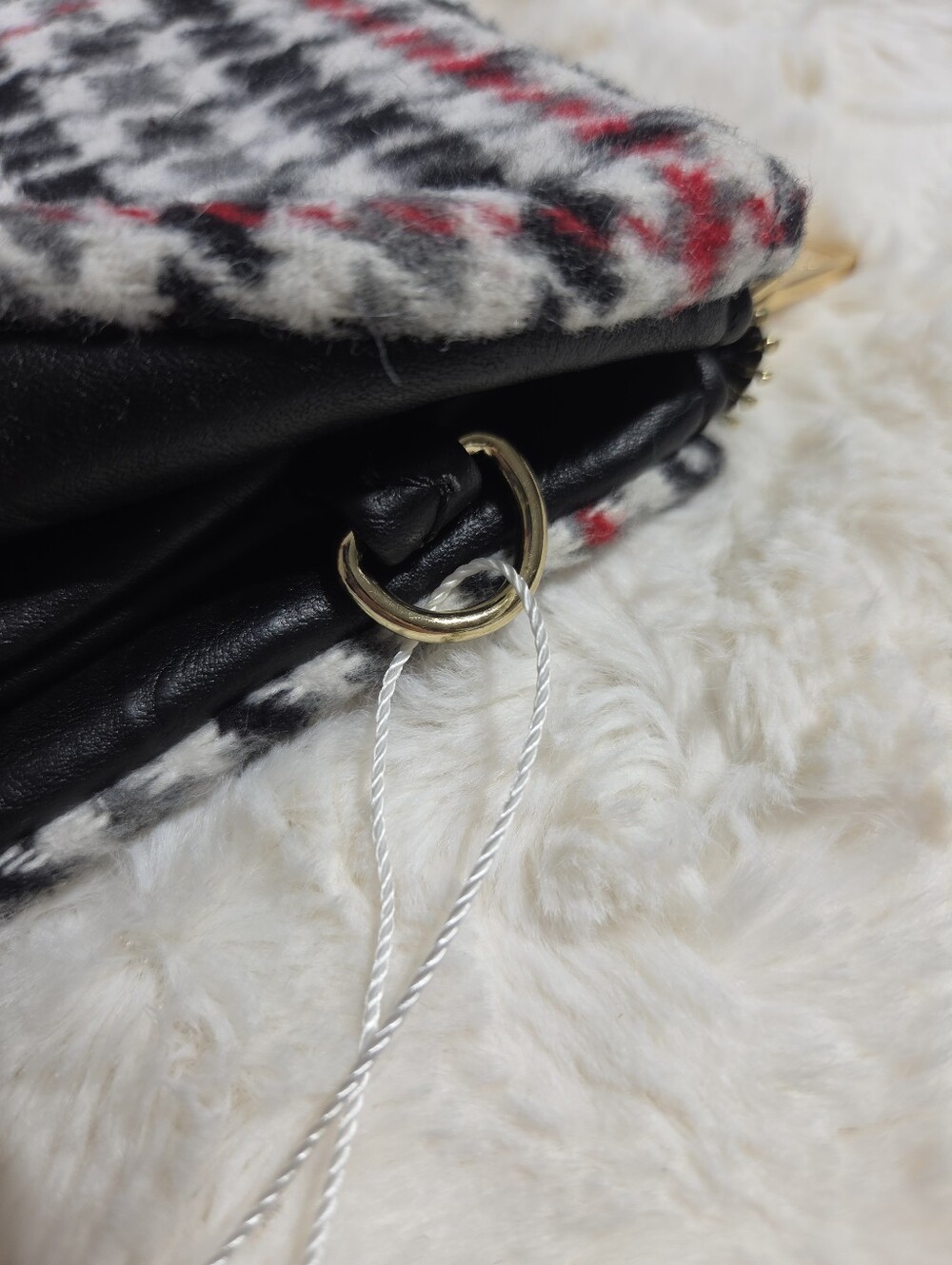 Jen & Co. Riley Vegan Faux Leather Multi Compartment Houndstooth Clutch - Picture 15 of 15